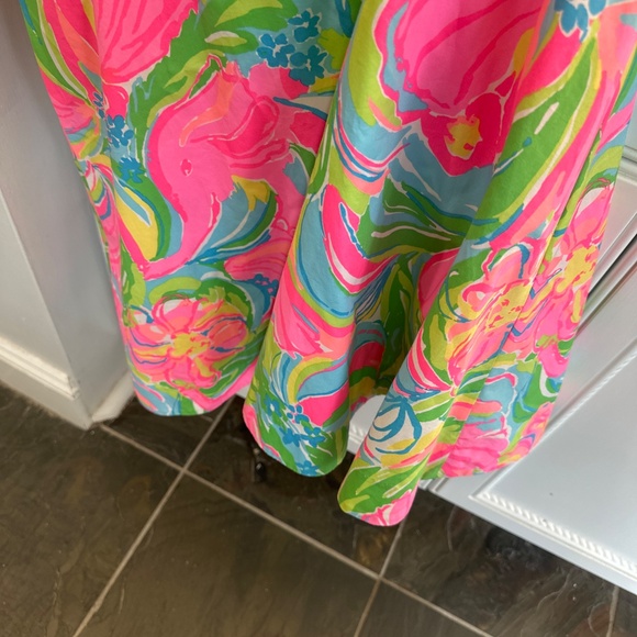Lilly Pulitzer size 2 bright spaghetti strap dress with padded front. Worn once - Picture 2 of 5